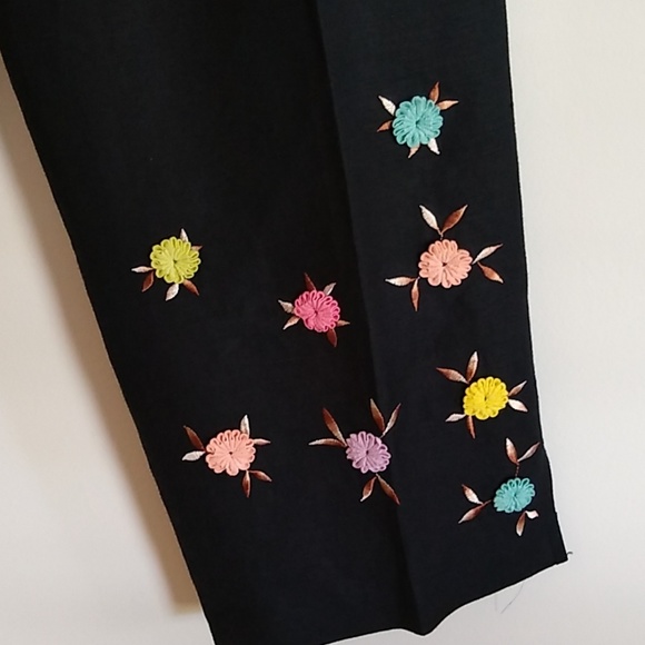 Larry Levine SPT Black Linen Embellished Capris 6 - Picture 3 of 8